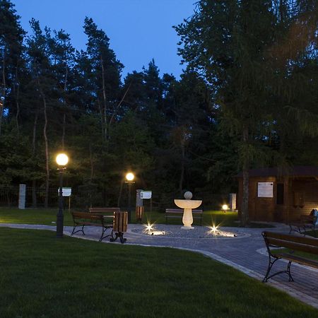 Hotel Modrzewiowy Dwor Gliwice Bagian luar foto