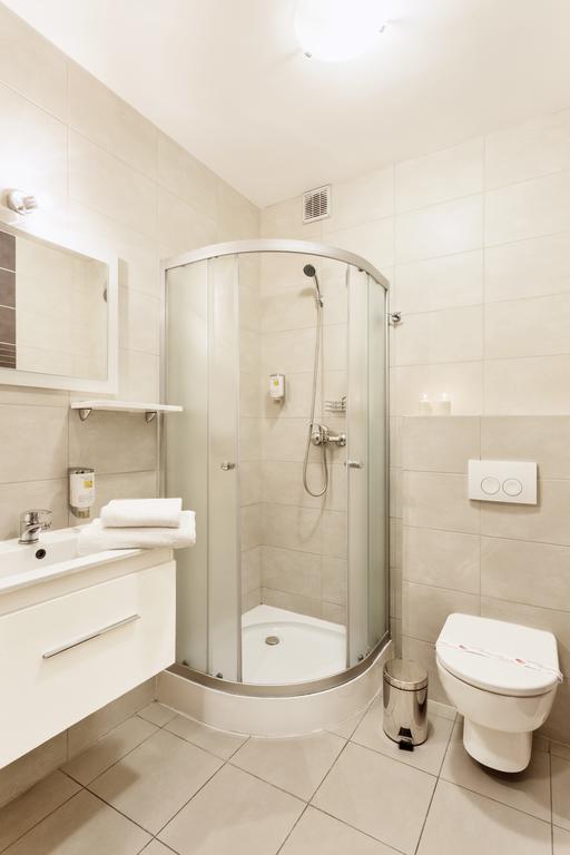Hotel Modrzewiowy Dwor Gliwice Bagian luar foto