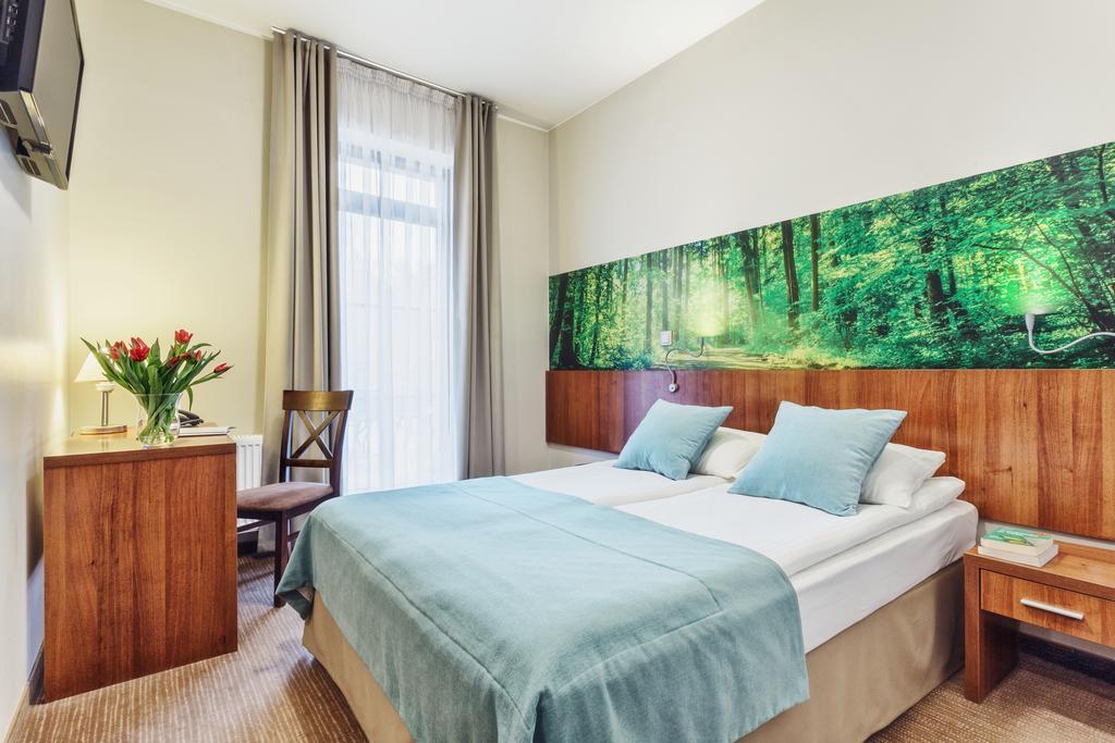 Hotel Modrzewiowy Dwor Gliwice Bagian luar foto