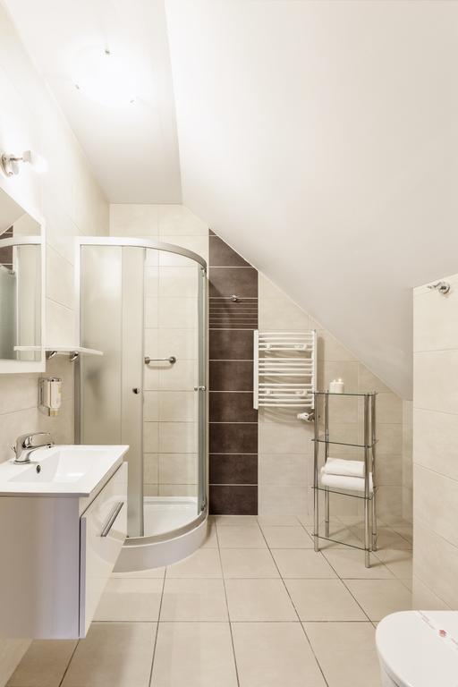 Hotel Modrzewiowy Dwor Gliwice Bagian luar foto