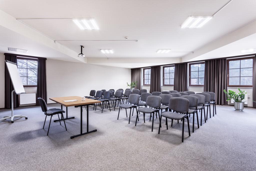 Hotel Modrzewiowy Dwor Gliwice Bagian luar foto