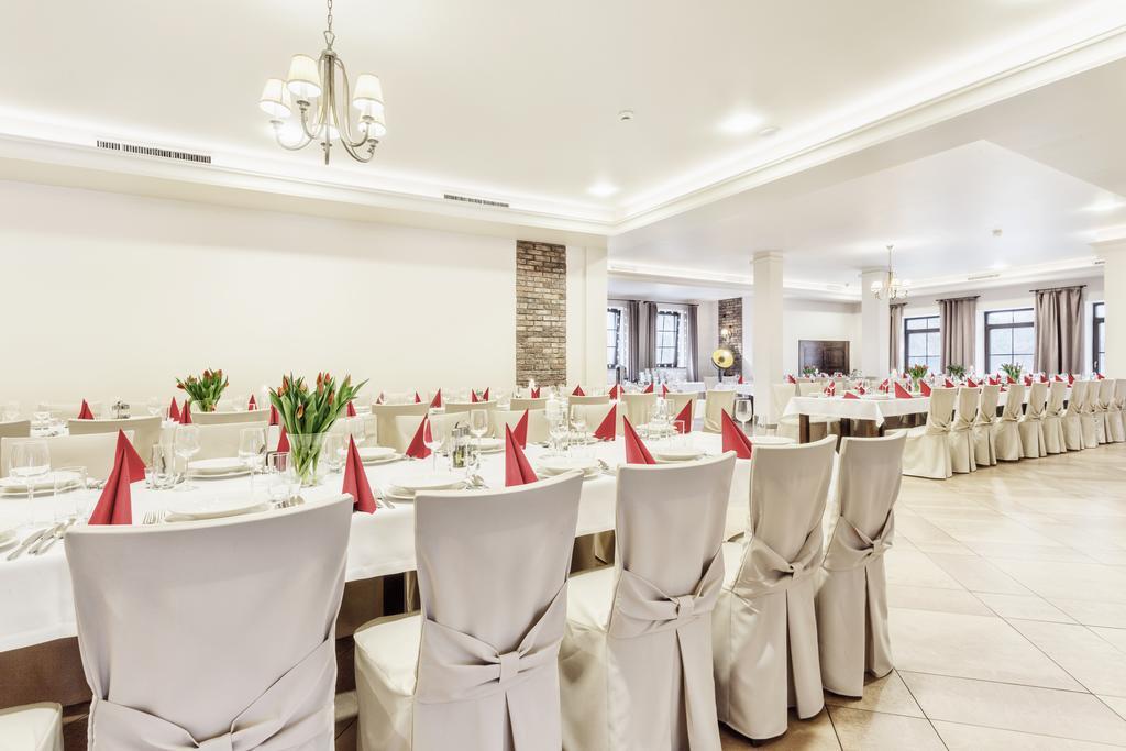 Hotel Modrzewiowy Dwor Gliwice Bagian luar foto