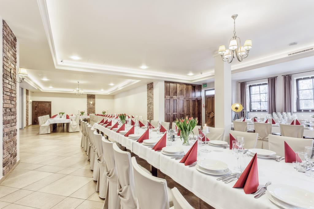Hotel Modrzewiowy Dwor Gliwice Bagian luar foto
