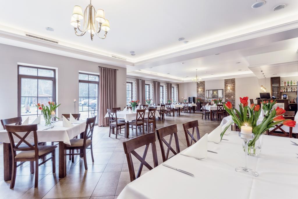 Hotel Modrzewiowy Dwor Gliwice Bagian luar foto